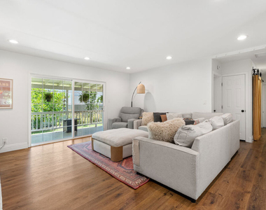 25202 Atwood Boulevard - Photo Thumbnail 3