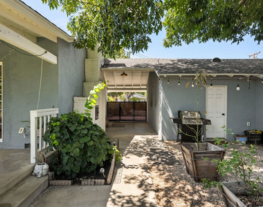 25202 Atwood Boulevard - Photo Thumbnail 19