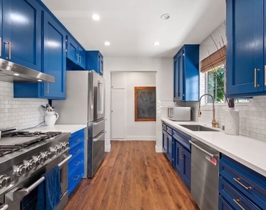 25202 Atwood Boulevard - Photo Thumbnail 6