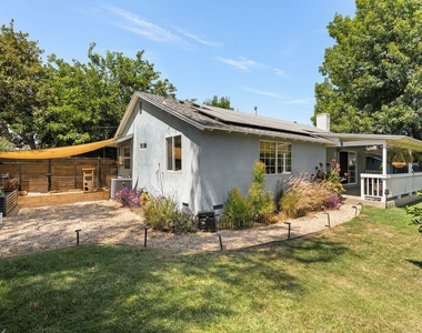 25202 Atwood Boulevard - Photo Thumbnail 18