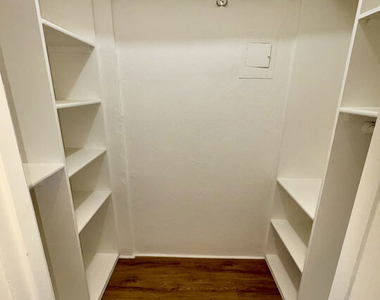 439 N Van Ness Avenue - Photo Thumbnail 6