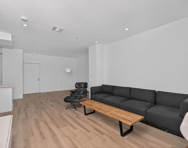 360 W Avenue 26 - Photo Thumbnail 3