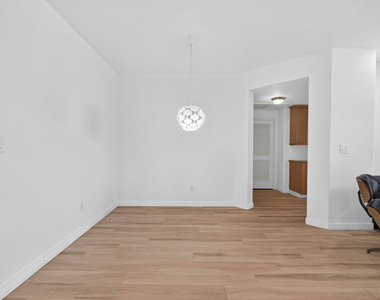 360 W Avenue 26 - Photo Thumbnail 14