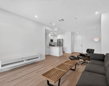 360 W Avenue 26 - Photo Thumbnail 5