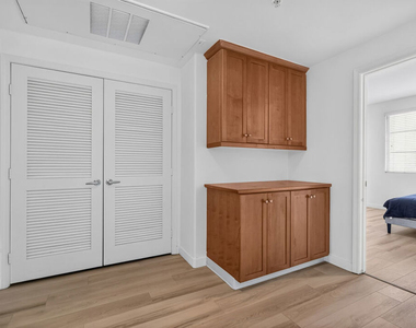 360 W Avenue 26 - Photo Thumbnail 16