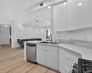 360 W Avenue 26 - Photo Thumbnail 12