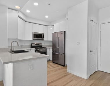 360 W Avenue 26 - Photo Thumbnail 7