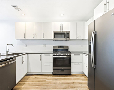 2117 Duane Street - Photo Thumbnail 33