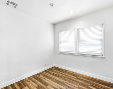 2117 Duane Street - Photo Thumbnail 36