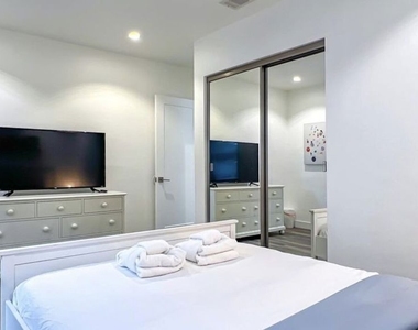 2117 Duane Street - Photo Thumbnail 20