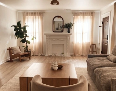 1146 S Mullen Avenue - Photo Thumbnail 3