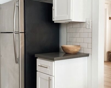 1146 S Mullen Avenue - Photo Thumbnail 16