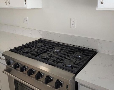 5419 Harold Way - Photo Thumbnail 1