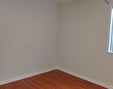 5419 Harold Way - Photo Thumbnail 12
