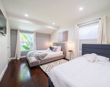 4240 Matilija Avenue - Photo Thumbnail 24