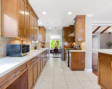 4240 Matilija Avenue - Photo Thumbnail 9