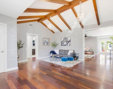 4240 Matilija Avenue - Photo Thumbnail 15