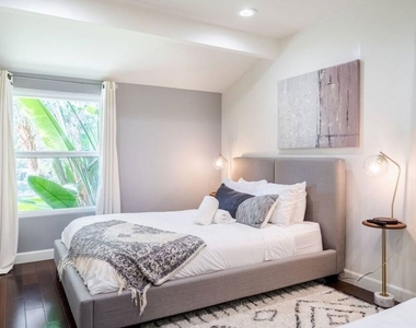 4240 Matilija Avenue - Photo Thumbnail 23