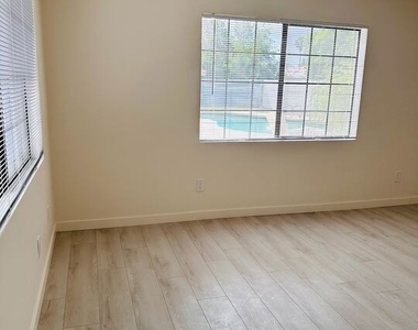 32389 Whispering Palms Trail - Photo Thumbnail 7
