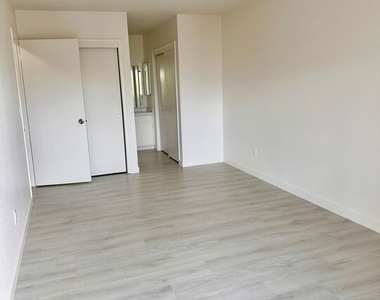32389 Whispering Palms Trail - Photo Thumbnail 5