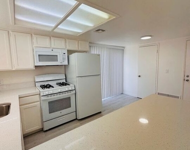 32389 Whispering Palms Trail - Photo Thumbnail 16
