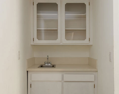 912 Hilldale Avenue - Photo Thumbnail 4