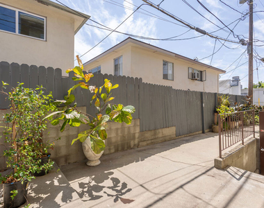 912 Hilldale Avenue - Photo Thumbnail 15
