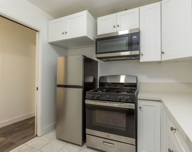 912 Hilldale Avenue - Photo Thumbnail 10