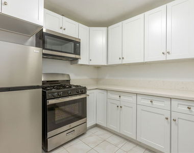 912 Hilldale Avenue - Photo Thumbnail 8