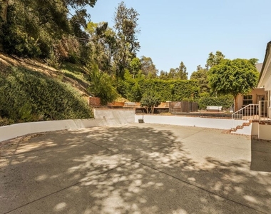 2583 Hutton Drive - Photo Thumbnail 17