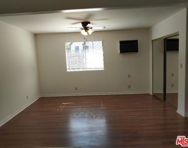 5419 Harold Way - Photo Thumbnail 9
