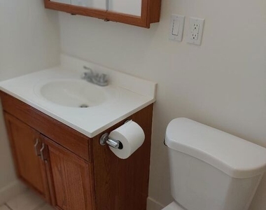 5419 Harold Way - Photo Thumbnail 6