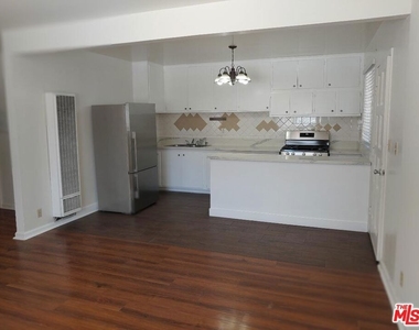 5419 Harold Way - Photo Thumbnail 1