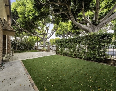 820 Pier Avenue - Photo Thumbnail 14