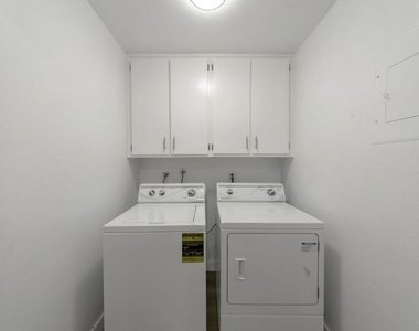 820 Pier Avenue - Photo Thumbnail 5