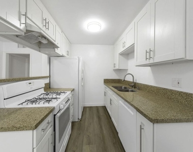 820 Pier Avenue - Photo Thumbnail 7