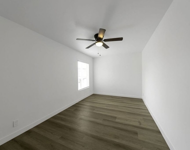 820 Pier Avenue - Photo Thumbnail 8