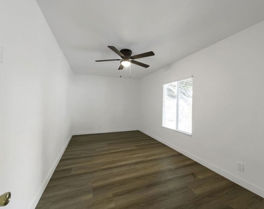820 Pier Avenue - Photo Thumbnail 9