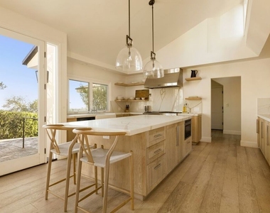 9105 Cordell Drive - Photo Thumbnail 4
