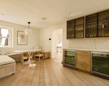 9105 Cordell Drive - Photo Thumbnail 7