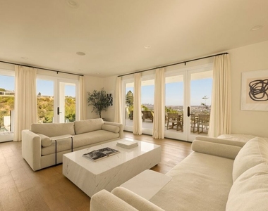 9105 Cordell Drive - Photo Thumbnail 2
