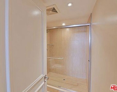 10535 Wilshire Boulevard - Photo Thumbnail 18