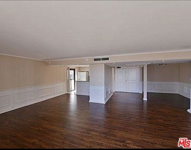 10535 Wilshire Boulevard - Photo Thumbnail 6
