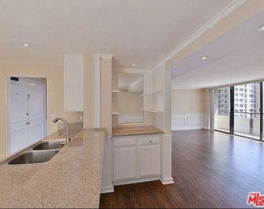 10535 Wilshire Boulevard - Photo Thumbnail 11