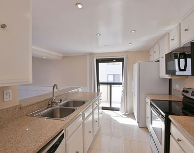 10535 Wilshire Boulevard - Photo Thumbnail 13