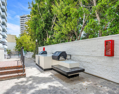 10535 Wilshire Boulevard - Photo Thumbnail 27