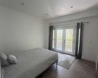 1020 Moraga Drive - Photo Thumbnail 15