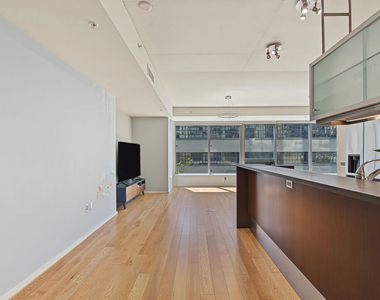 1155 S Grand Avenue - Photo Thumbnail 10