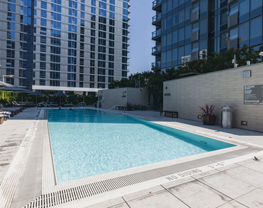 1155 S Grand Avenue - Photo Thumbnail 34