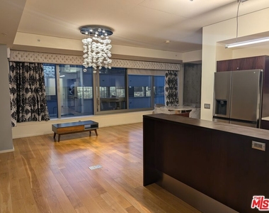 1155 S Grand Avenue - Photo Thumbnail 5